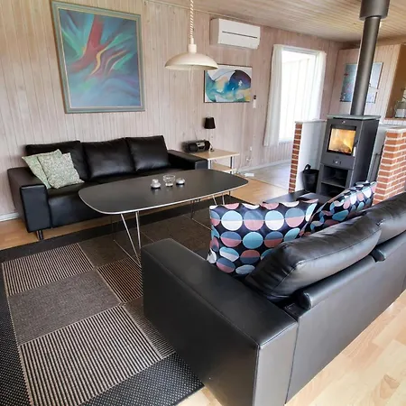 Svanhild - 1-2km From The Sea By Interhome Feriehus *